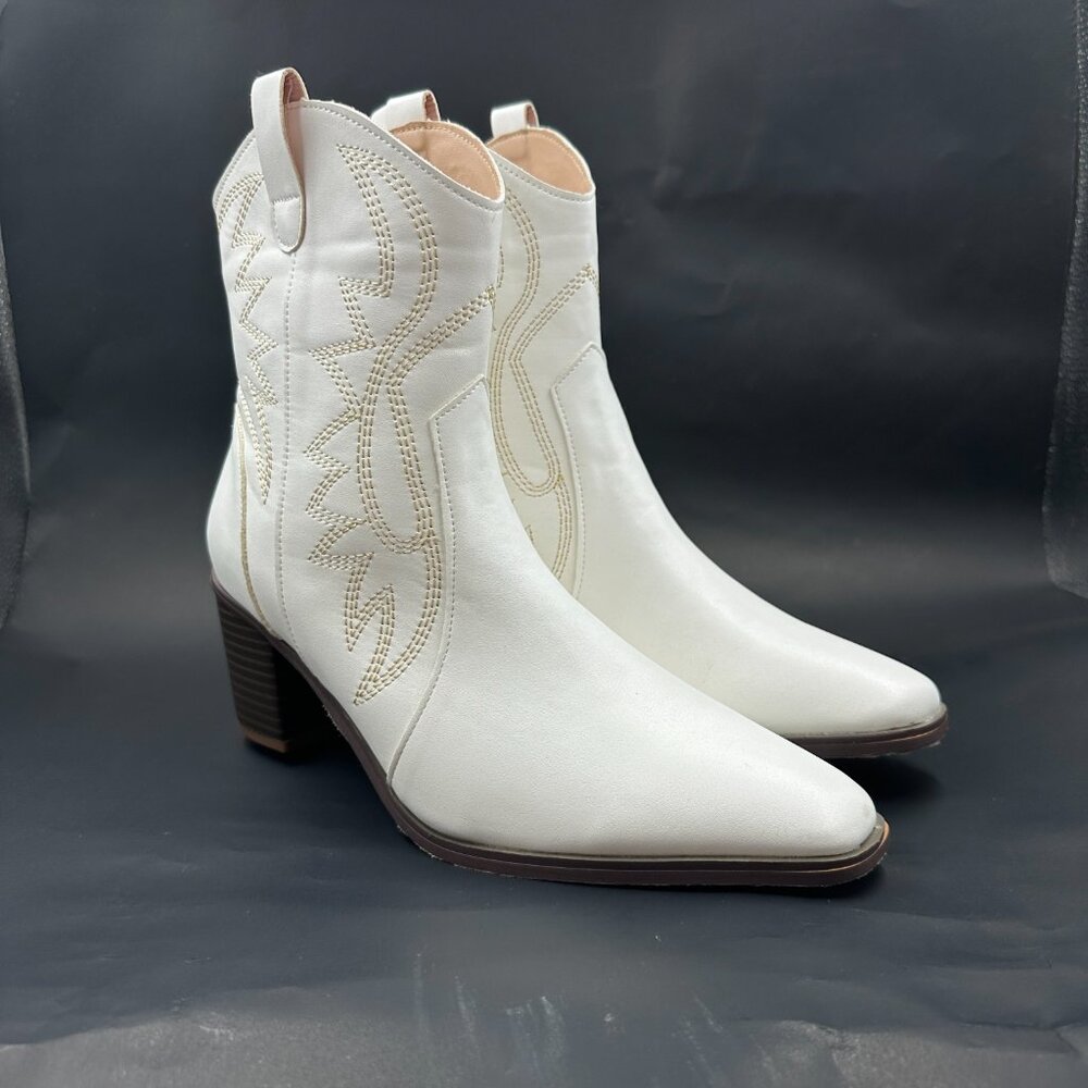 Cowboy Western Boots Women White Size 9.5 41 Short Booties Summer Spring Cowgirl